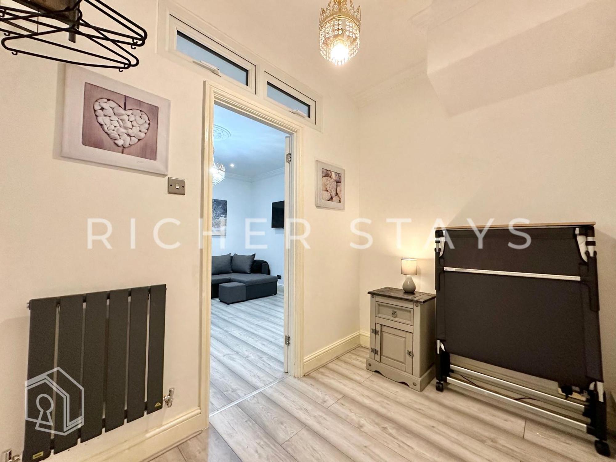 Modern 1-2 Bedroom East Ldn Flat With Private Garden *